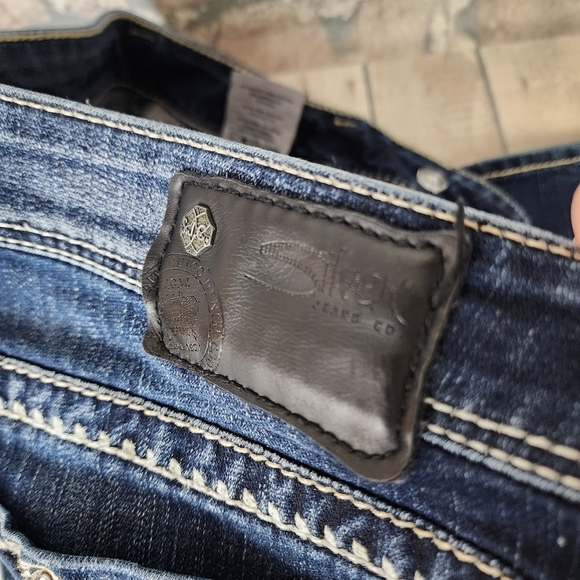 Silver Jeans Tuesday Low Rise Factory Fade Whiskered Size W29/L33 Dark Wash - Picture 13 of 16